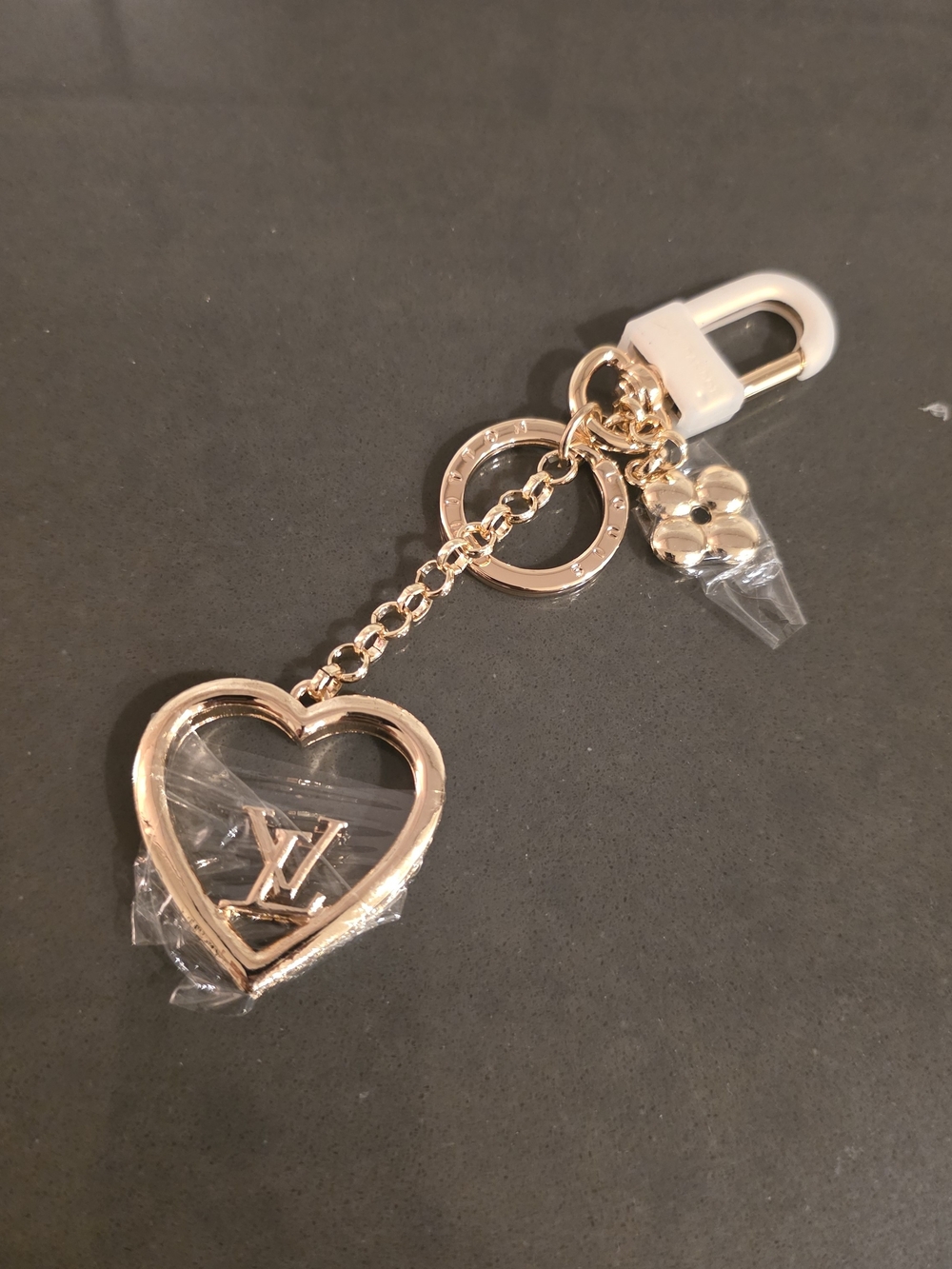 Heart Keychain - Picture 1 of 3